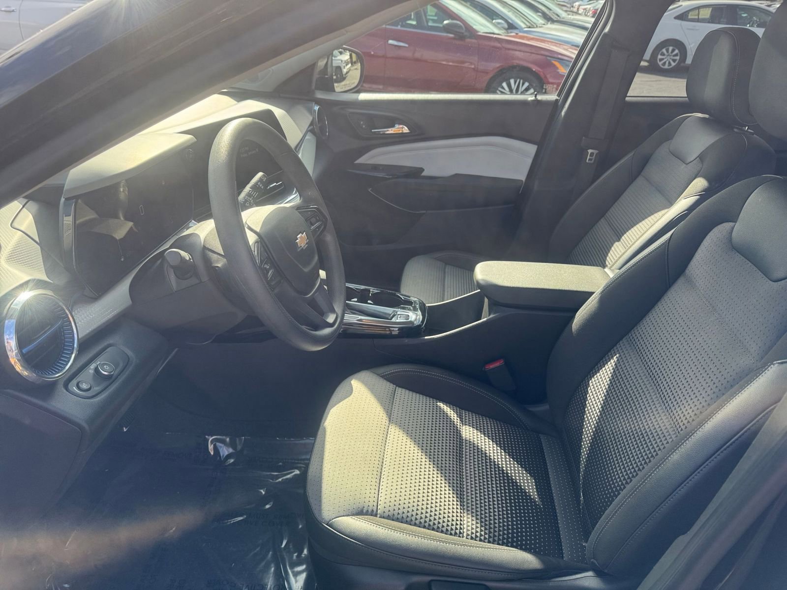 Thumbnail: 2025 Chevrolet Trax - 21