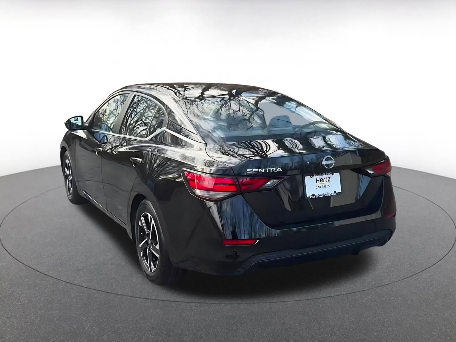 Thumbnail: 2025 Nissan Sentra - 10