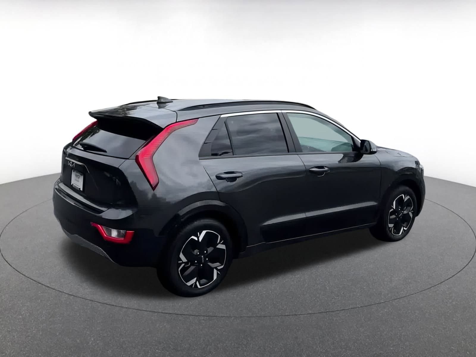 Thumbnail: 2023 Kia Niro - 15