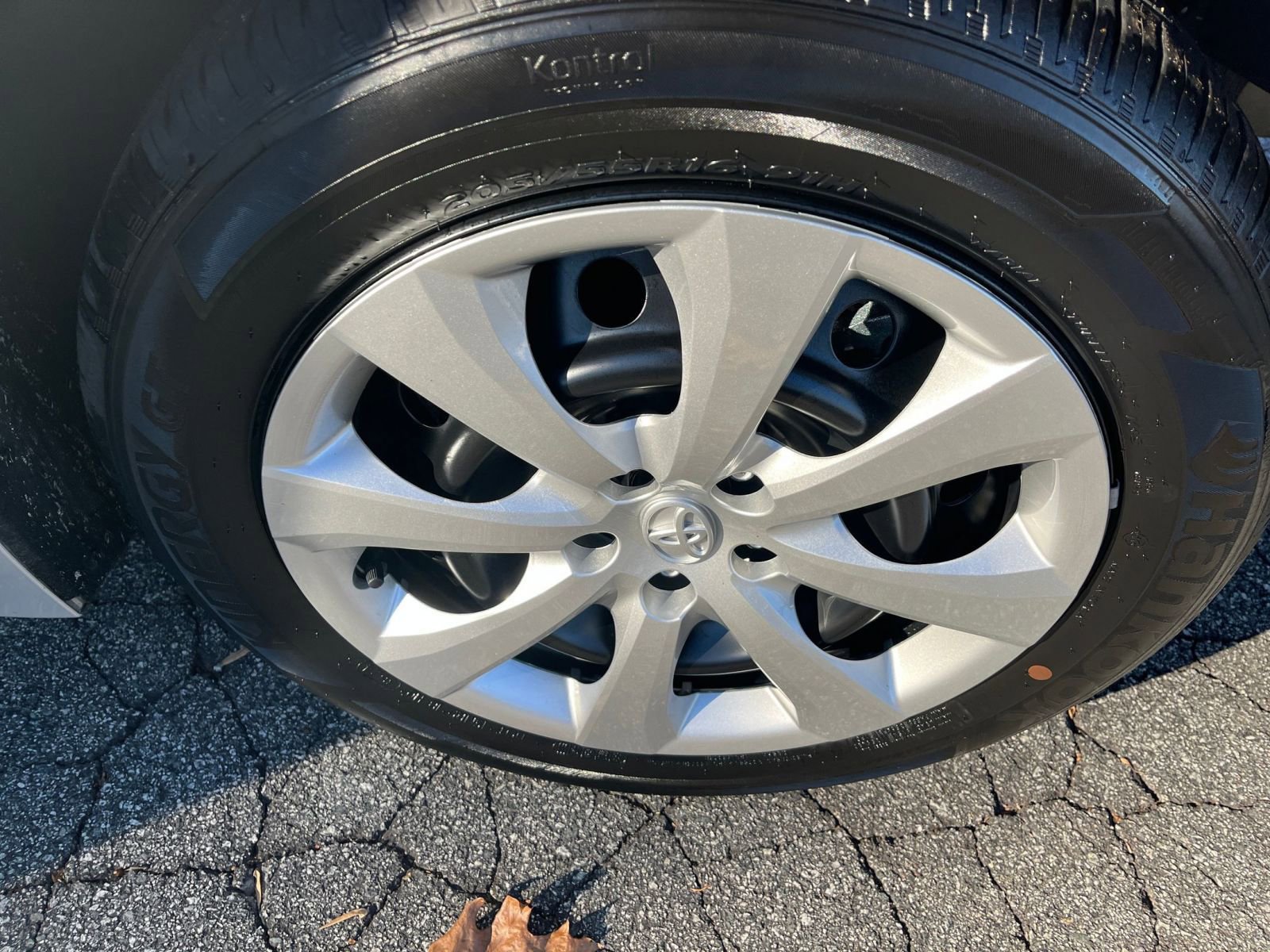 Thumbnail: 2025 Toyota Corolla - 23