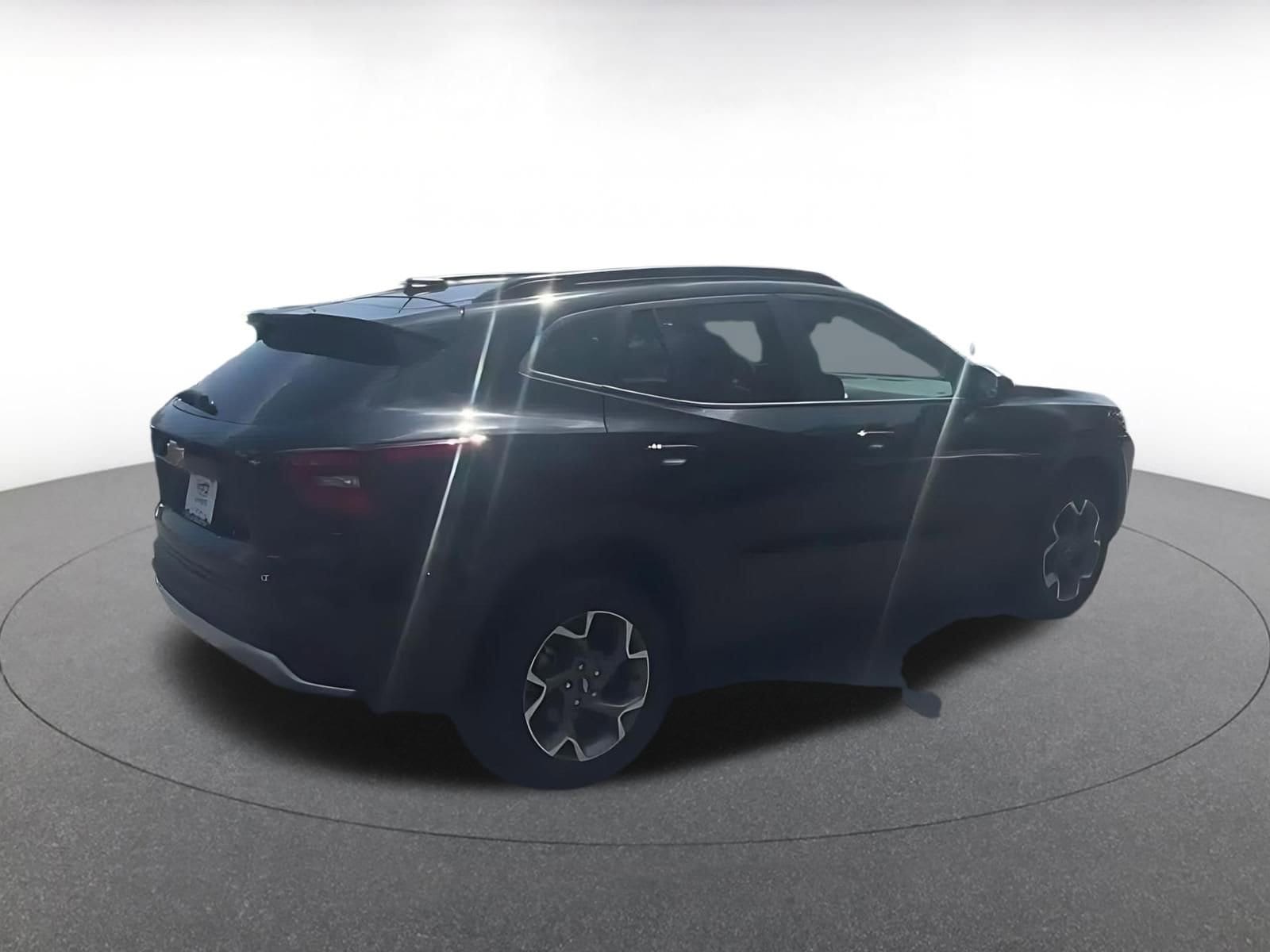 Thumbnail: 2025 Chevrolet Trax - 14