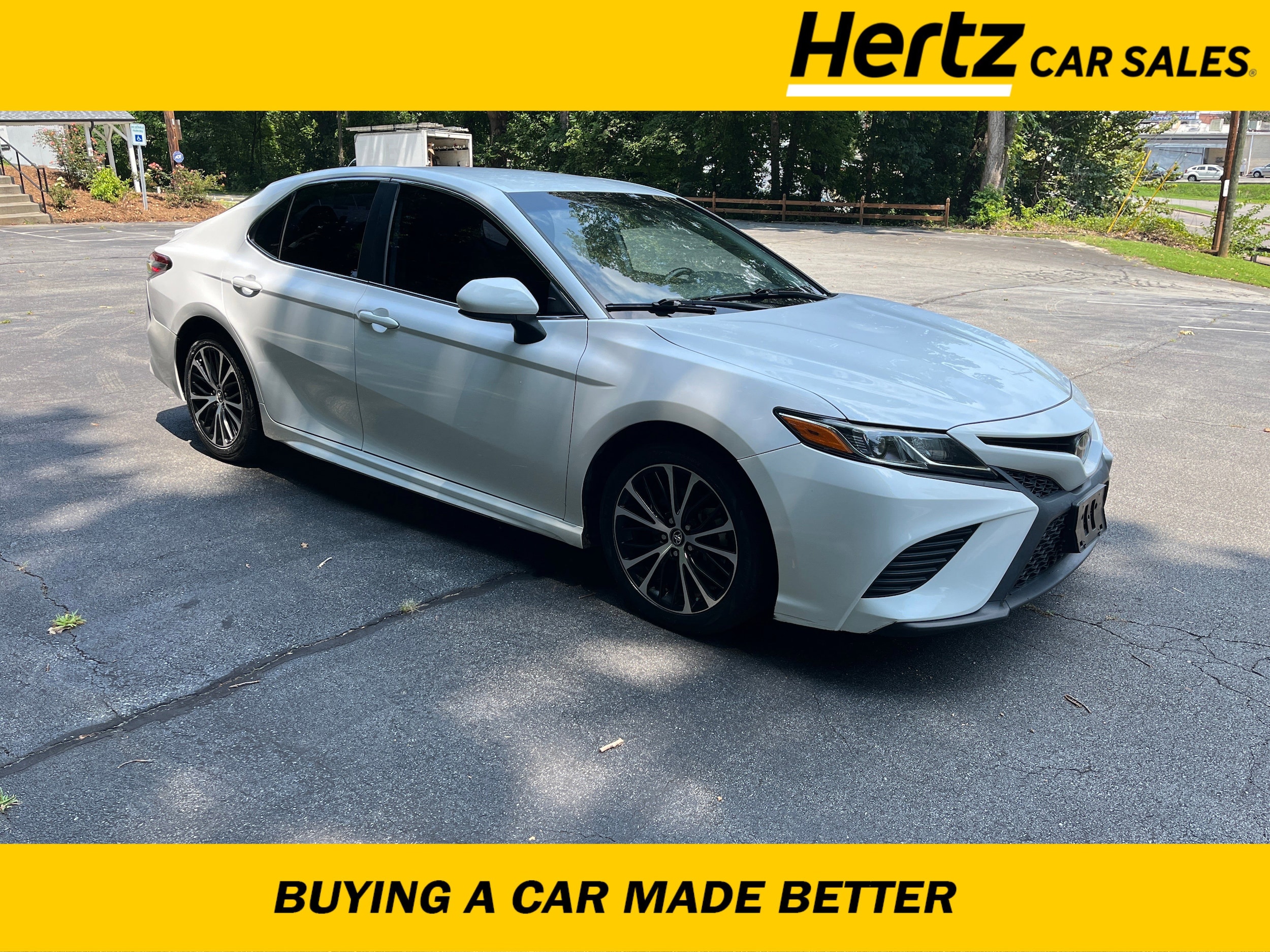 2019 Toyota Camry SE Hero Image