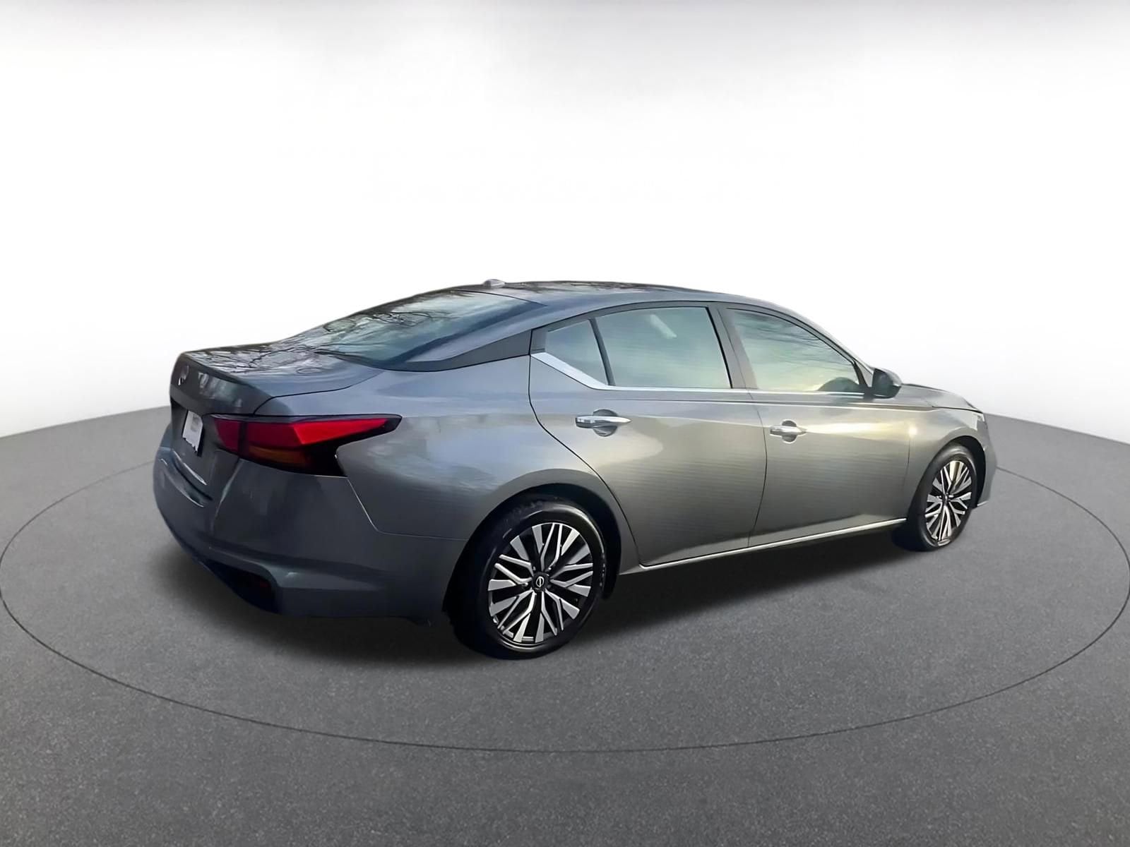 Thumbnail: 2025 Nissan Altima - 15