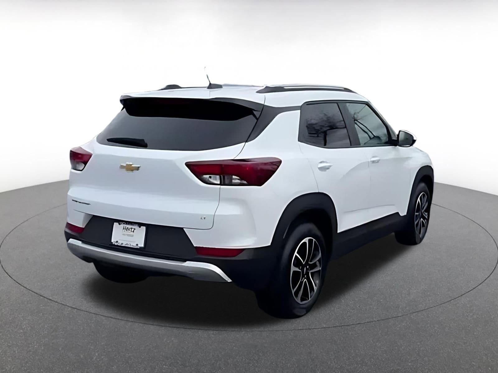 Thumbnail: 2025 Chevrolet TrailBlazer - 14