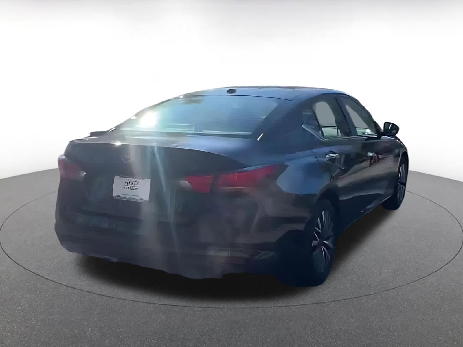 Thumbnail: 2025 Nissan Altima - 11