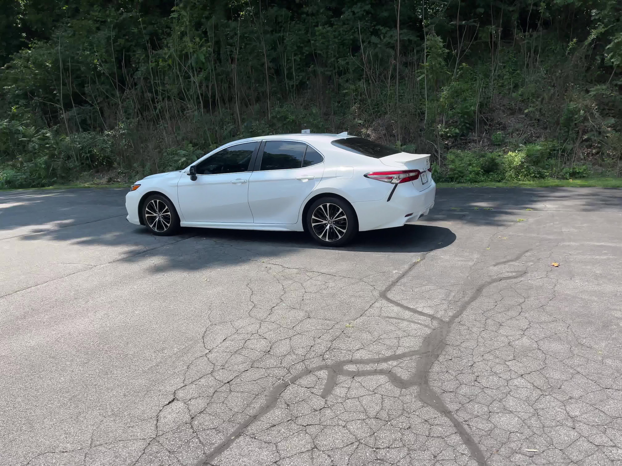 2019 Toyota Camry SE 10