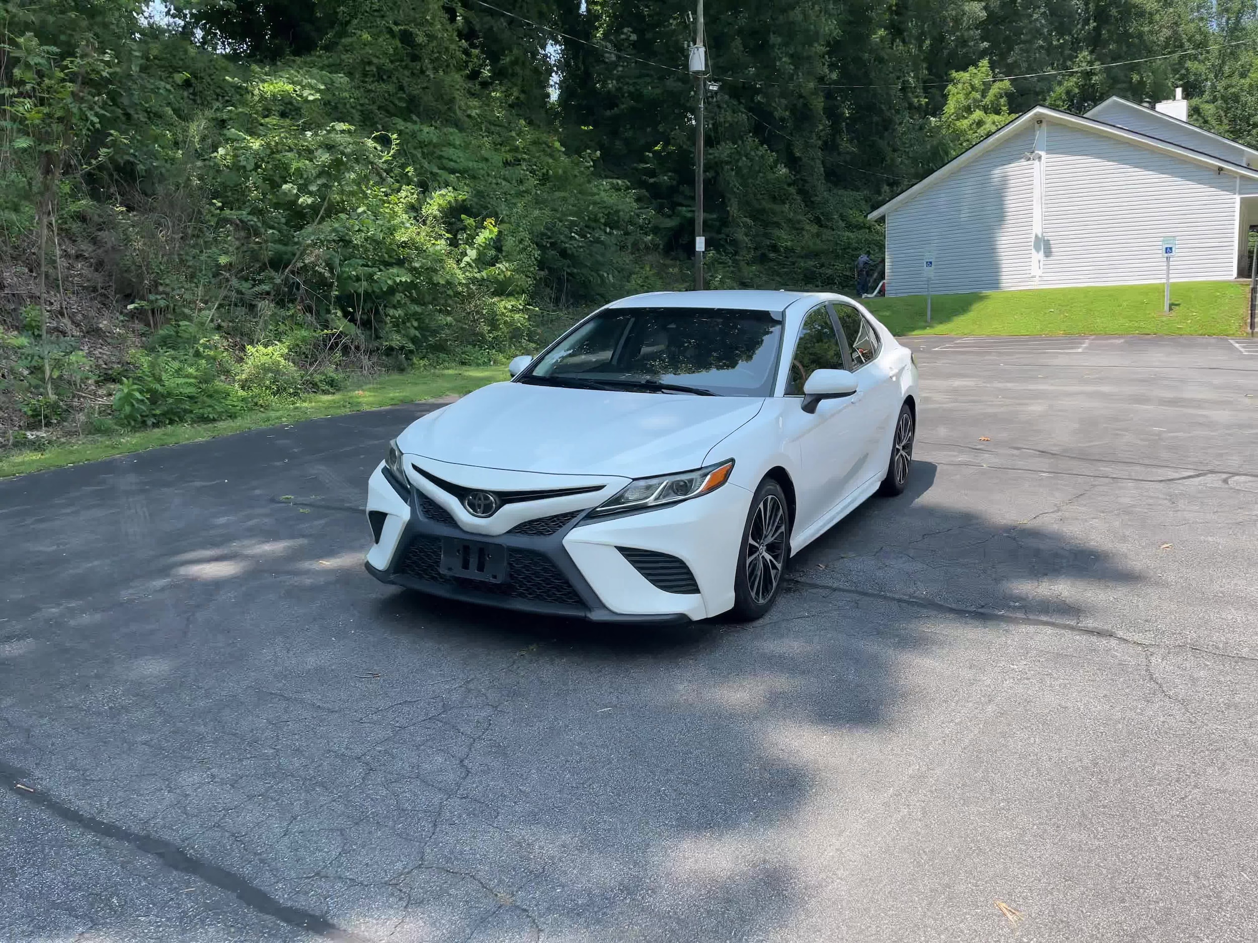 2019 Toyota Camry SE 6