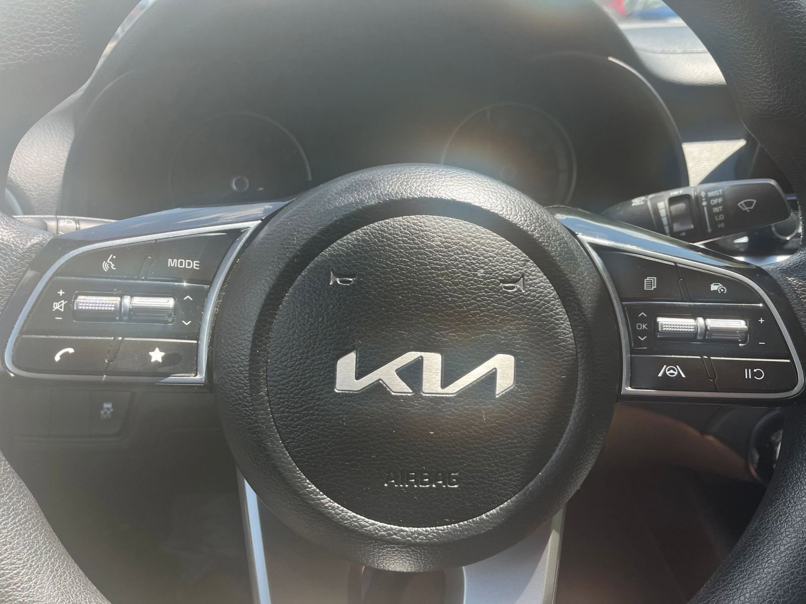 Thumbnail: 2023 Kia Forte - 25
