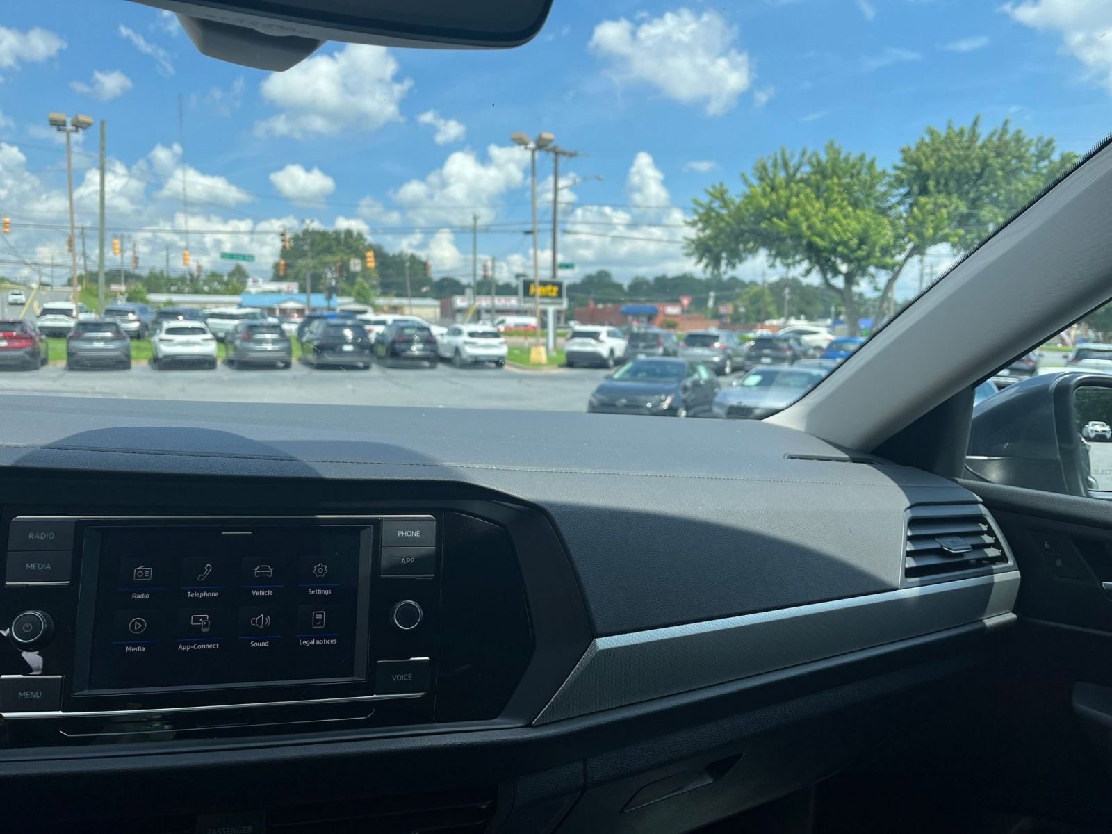 Thumbnail: 2024 Volkswagen Jetta - 31