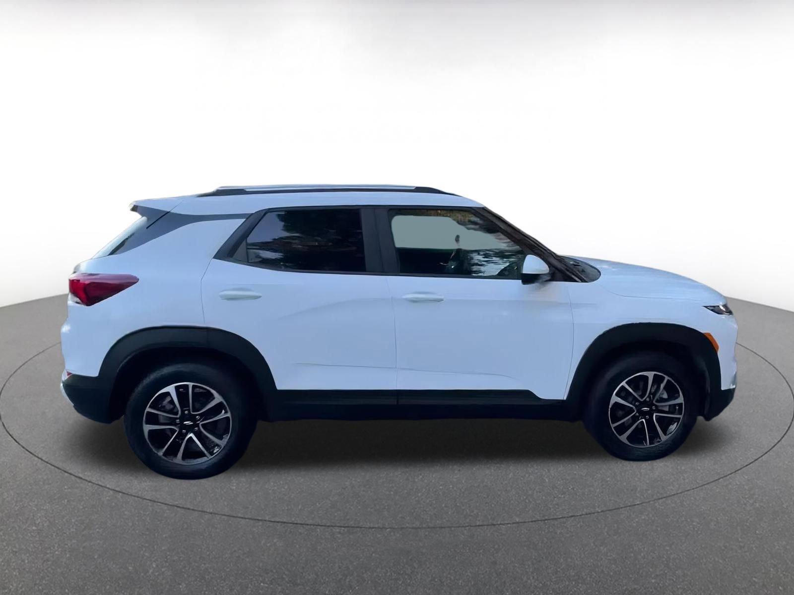 Thumbnail: 2025 Chevrolet TrailBlazer - 16