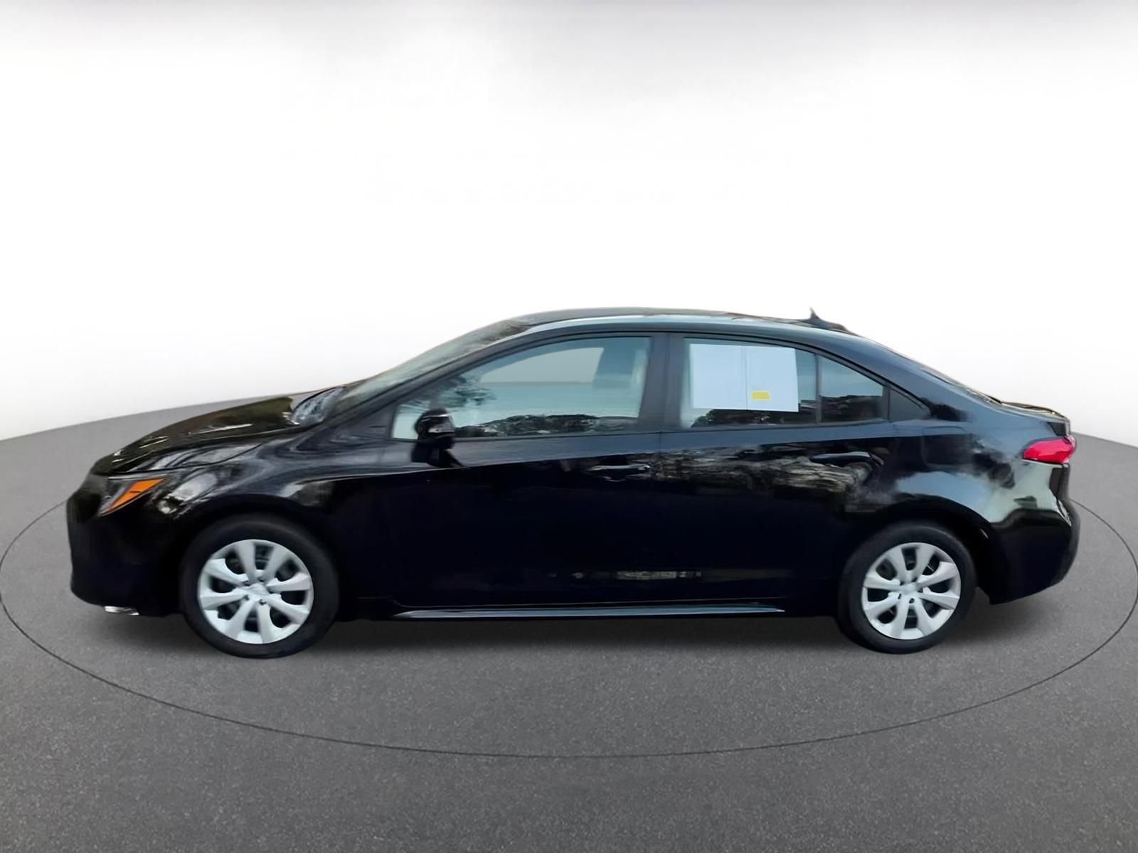 Thumbnail: 2025 Toyota Corolla - 10