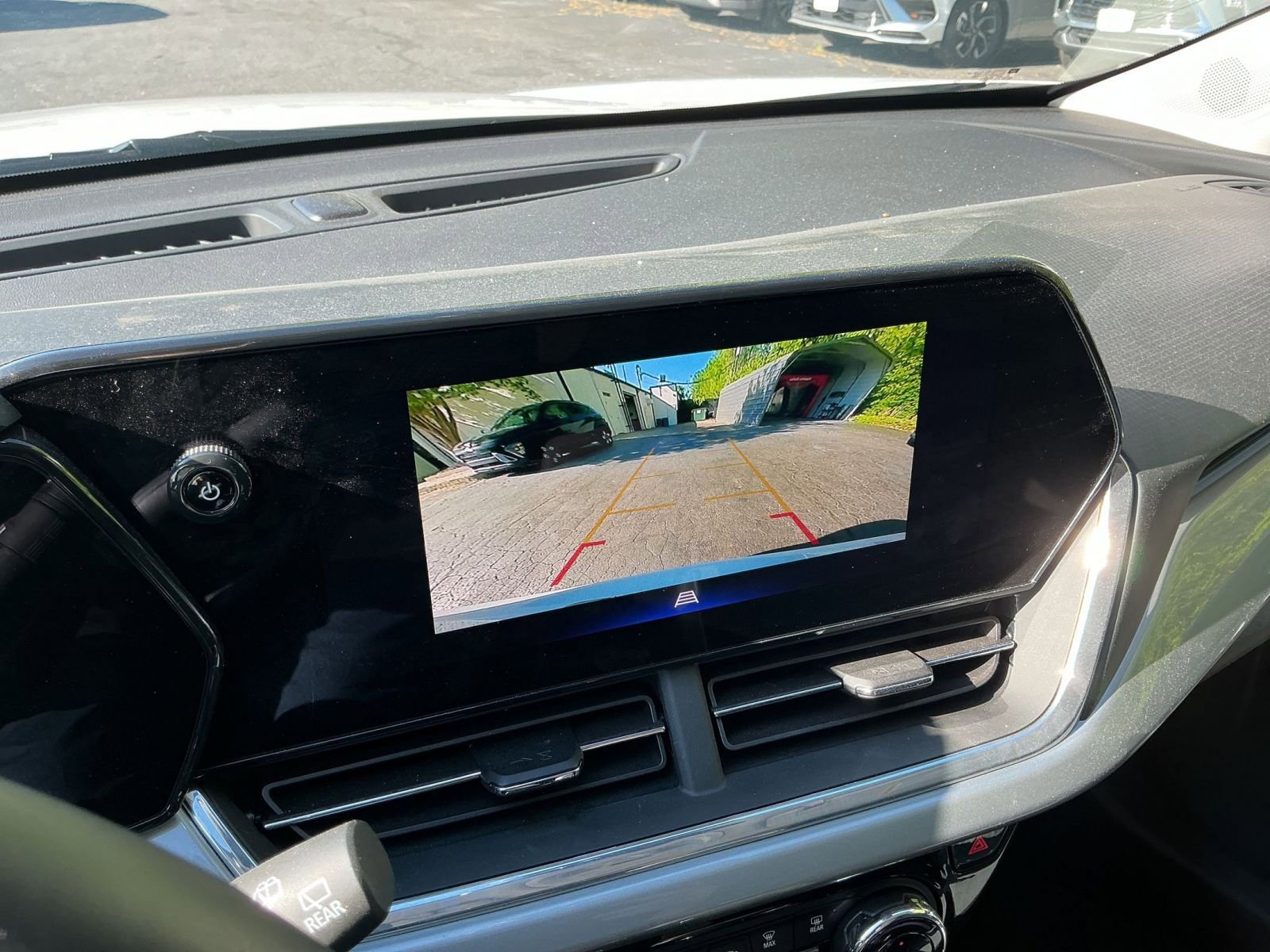 Thumbnail: 2025 Chevrolet Trax - 20