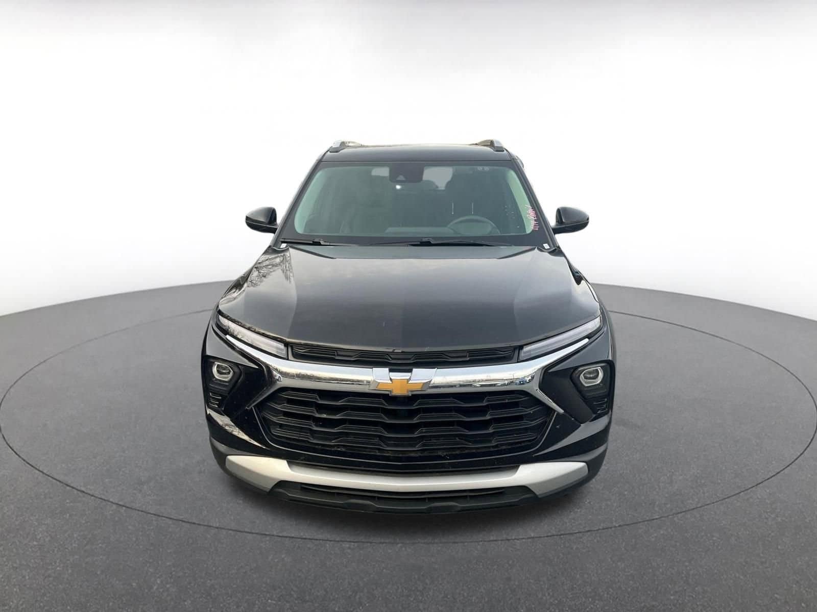 Thumbnail: 2025 Chevrolet Trax - 2