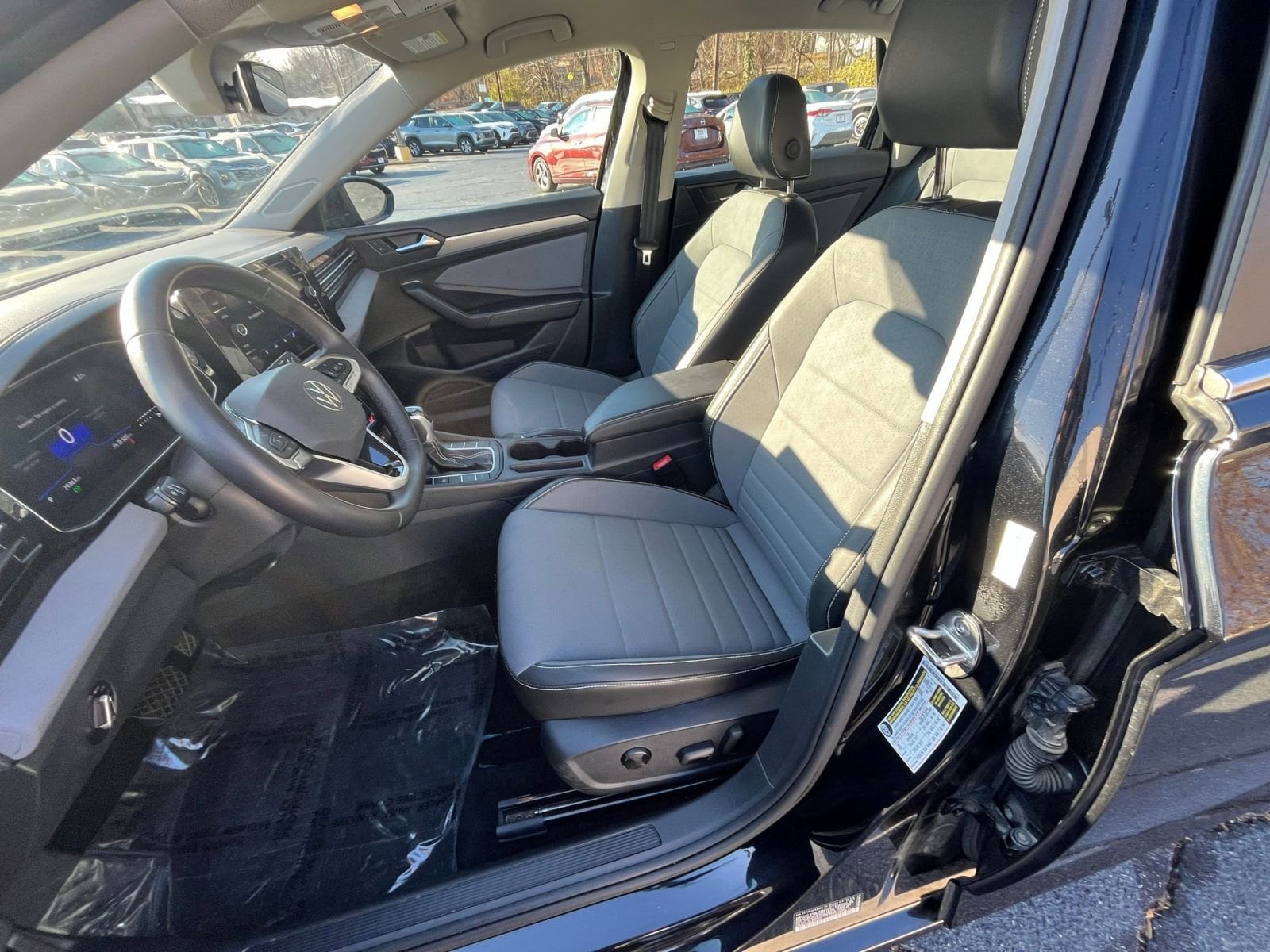 Thumbnail: 2025 Volkswagen Jetta - 30