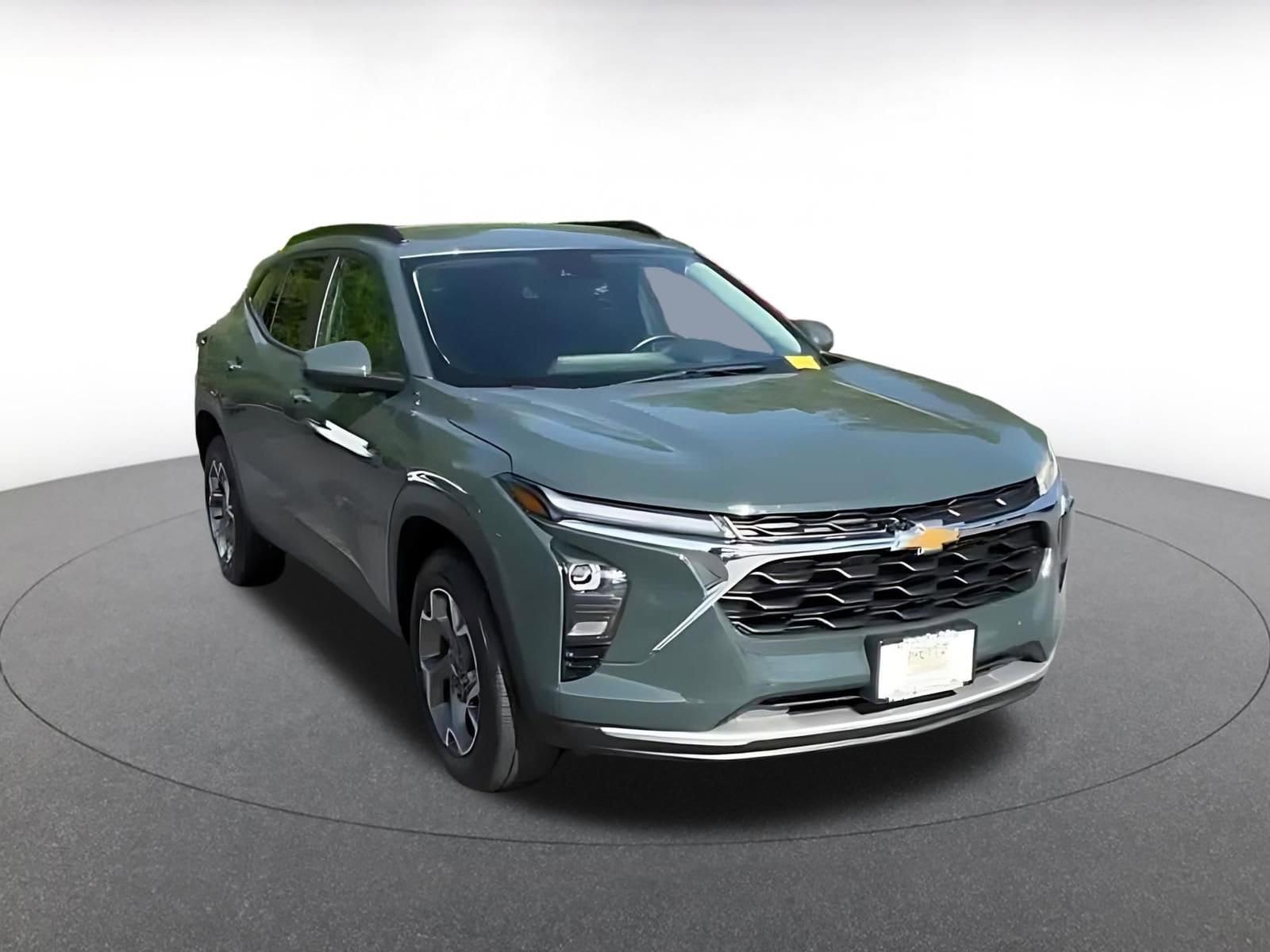 Thumbnail: 2025 Chevrolet Trax - 3