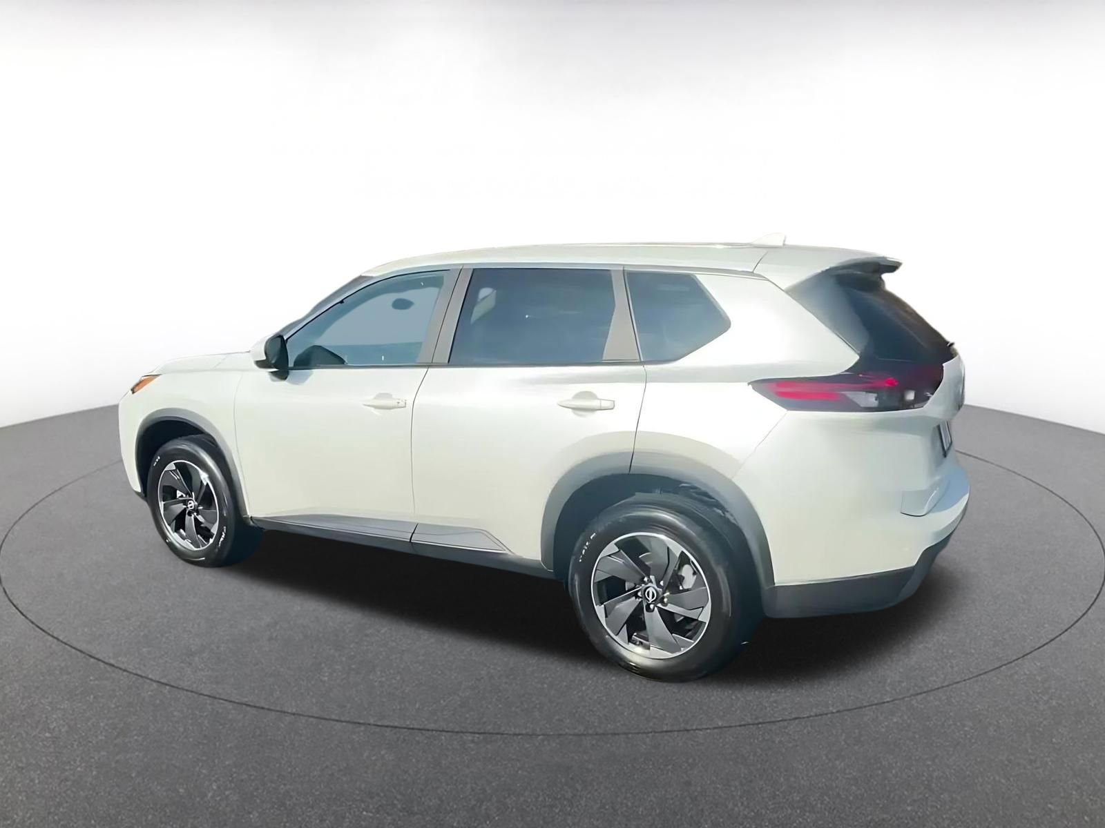 Thumbnail: 2025 Nissan Rogue - 10