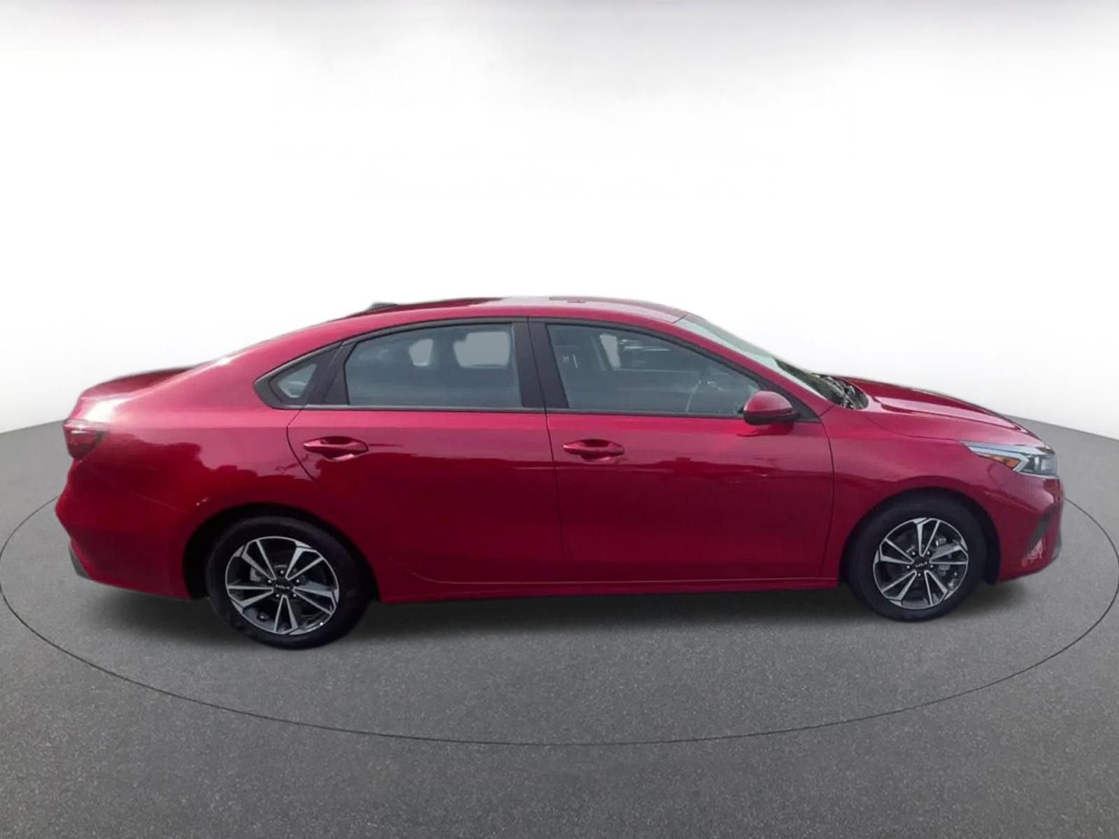 Thumbnail: 2024 Kia Forte - 16