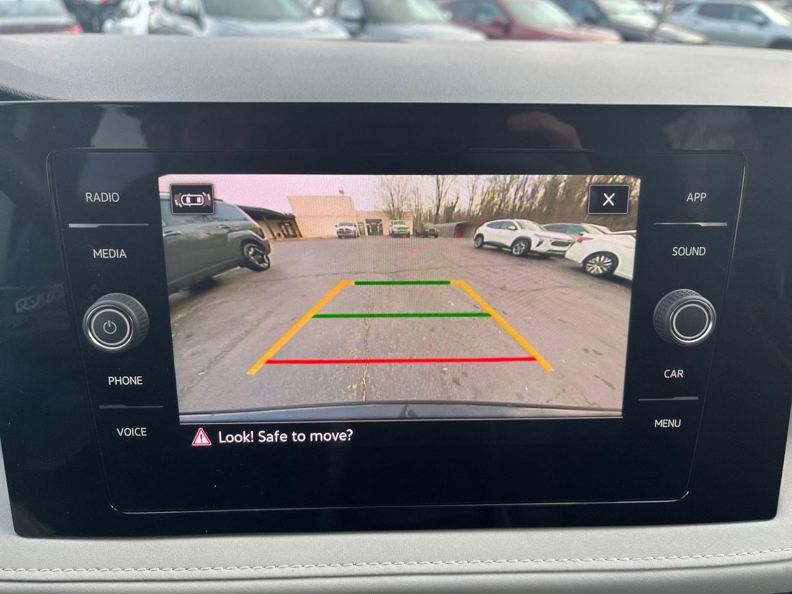 Thumbnail: 2025 Volkswagen Taos - 17