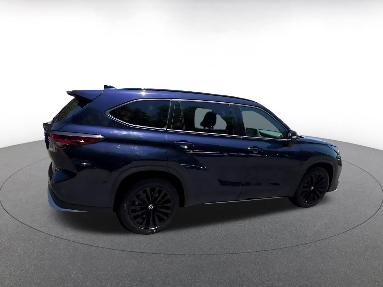 Thumbnail: 2025 Toyota Highlander - 14