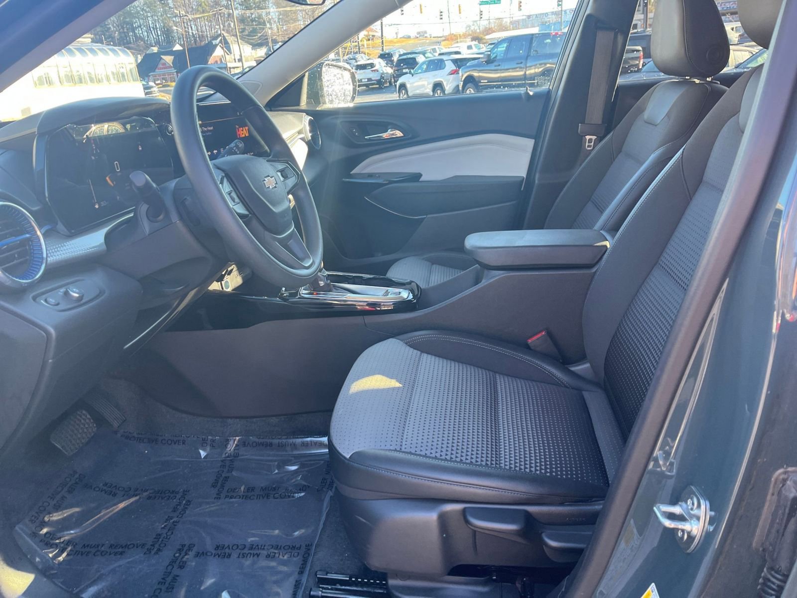 Thumbnail: 2025 Chevrolet Trax - 21