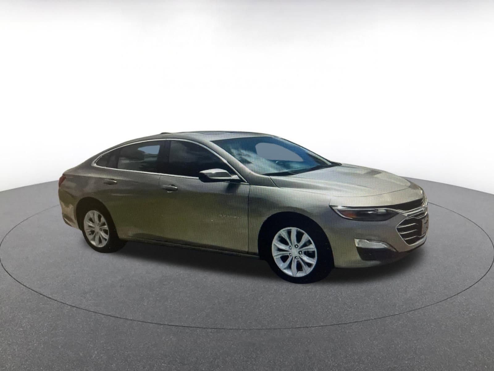 Thumbnail: 2024 Chevrolet Malibu - 4