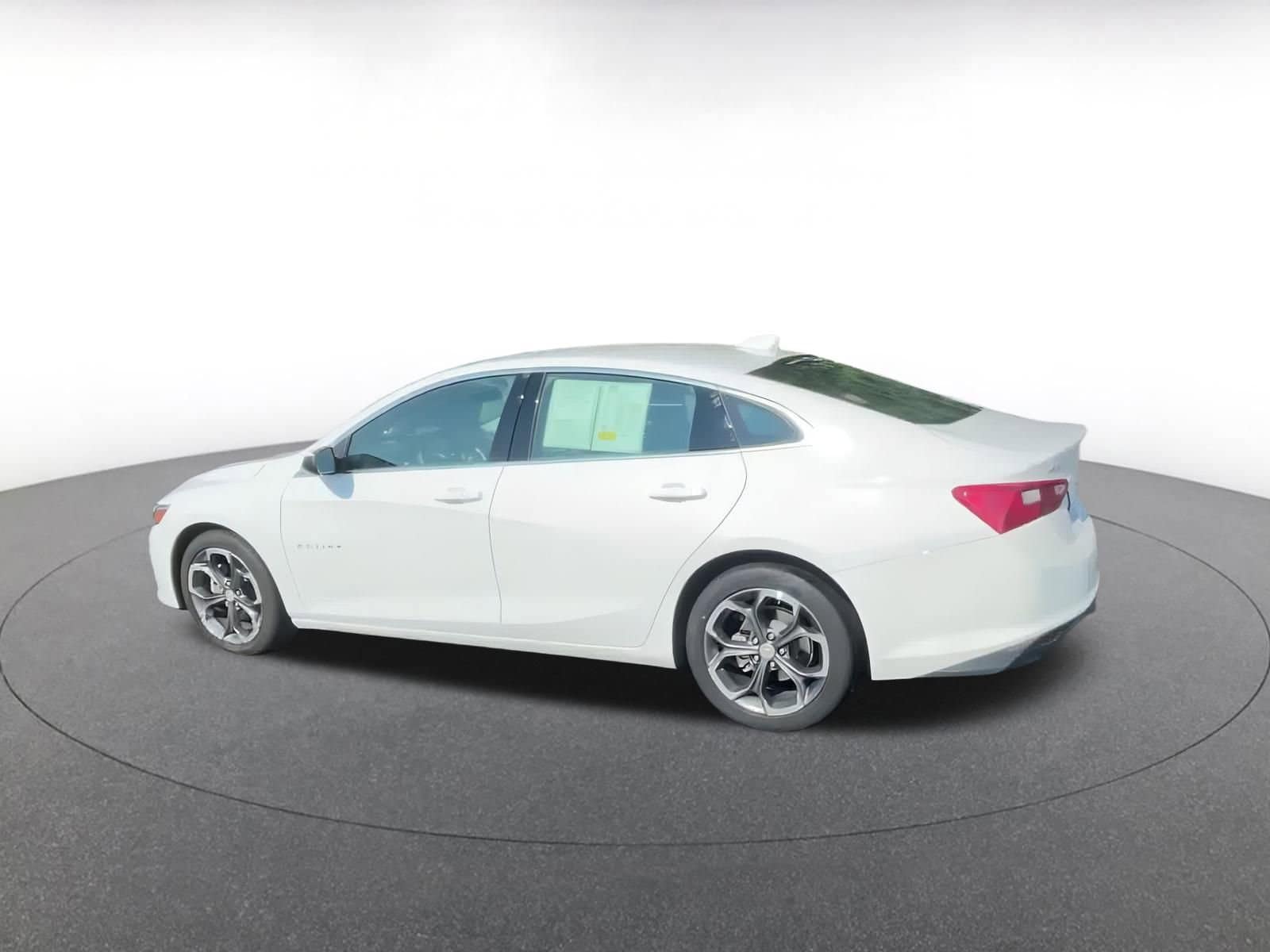 Thumbnail: 2023 Chevrolet Malibu - 10