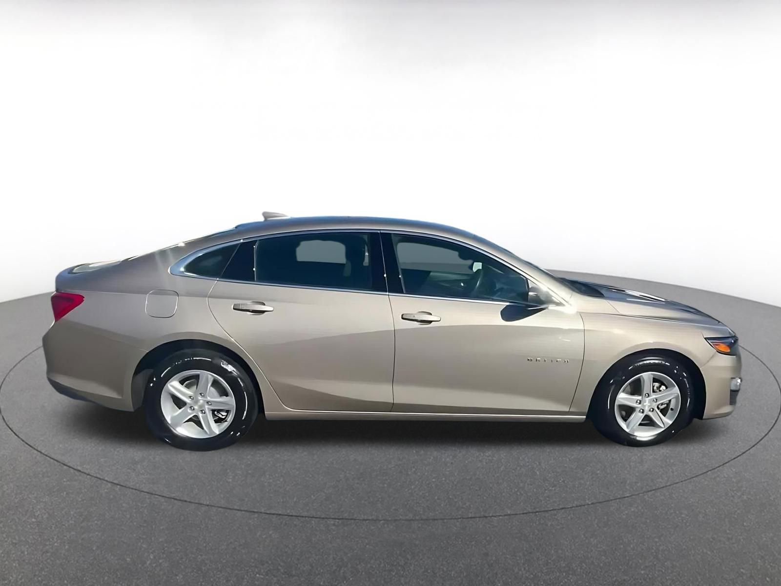 Thumbnail: 2024 Chevrolet Malibu - 15