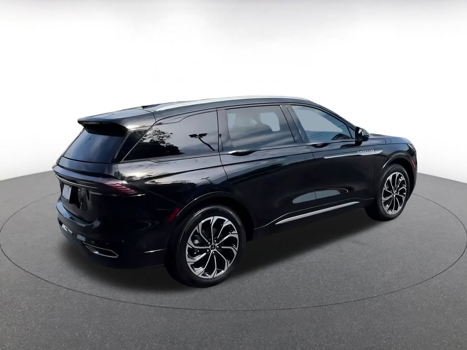 Thumbnail: 2024 Lincoln Nautilus - 15