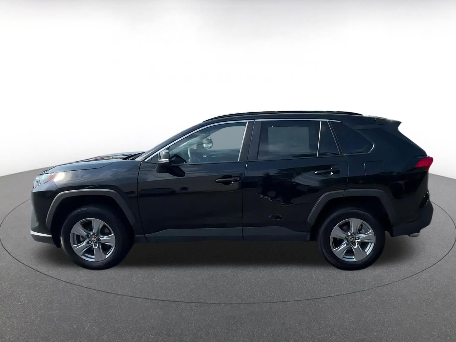 Thumbnail: 2024 Toyota RAV4 - 8