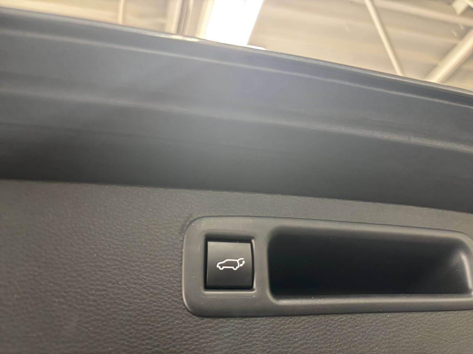 Thumbnail: 2025 Toyota Highlander - 21