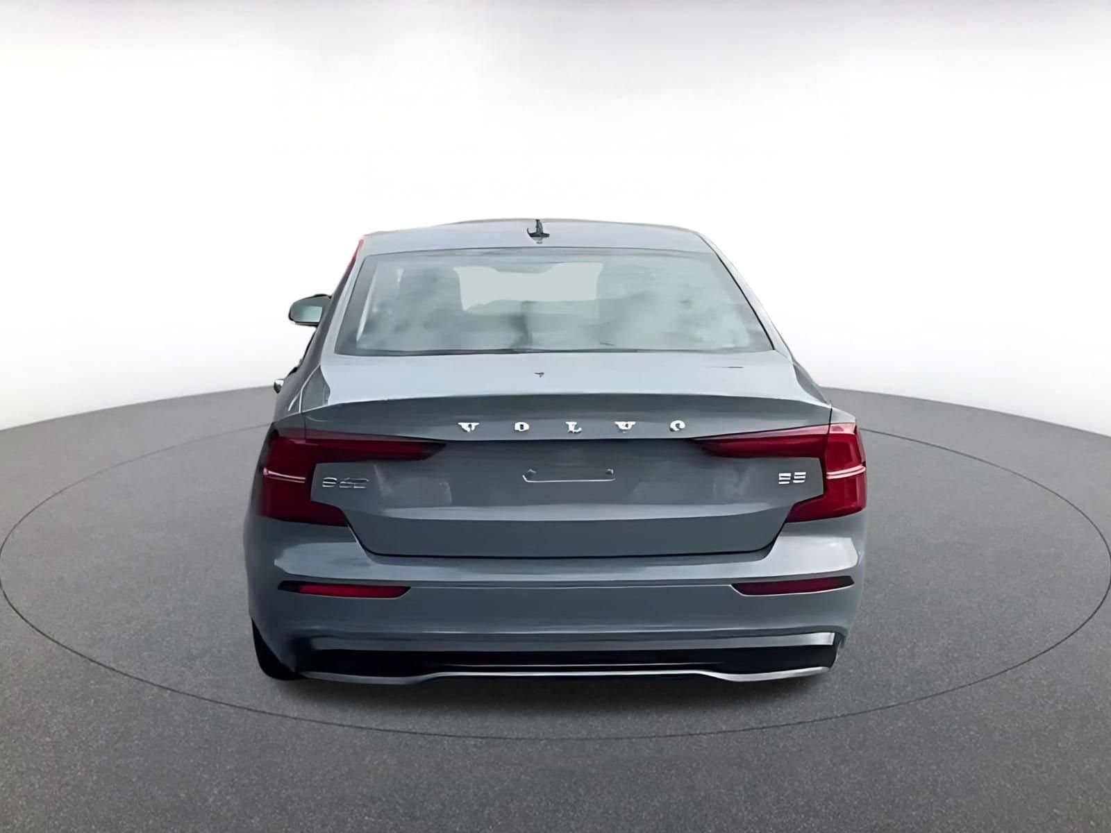 Thumbnail: 2024 Volvo S60 - 12