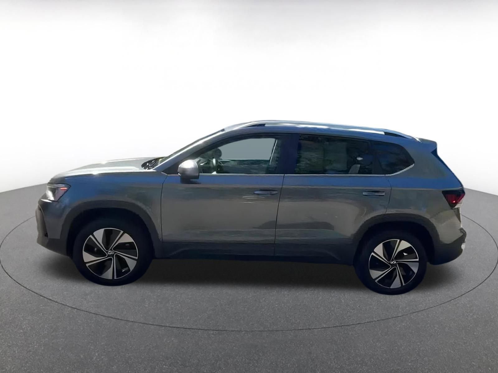 Thumbnail: 2025 Volkswagen Taos - 9