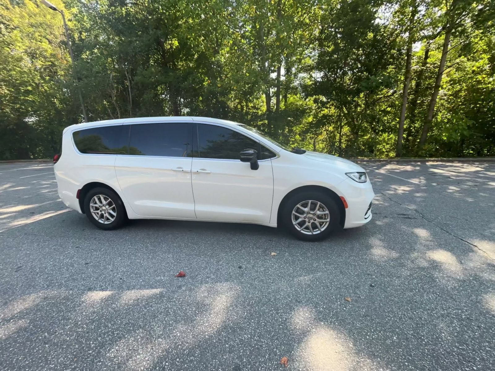 Thumbnail: 2024 Chrysler Pacifica - 15