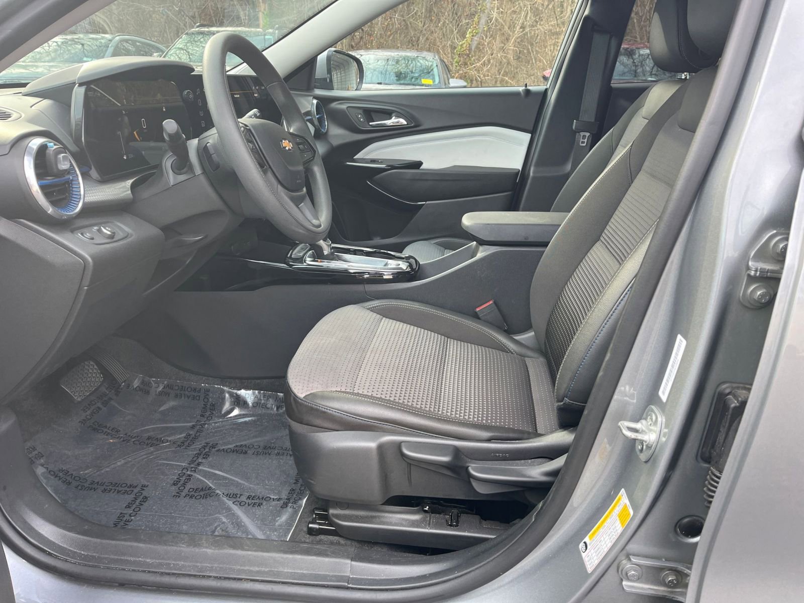 Thumbnail: 2025 Chevrolet Trax - 21