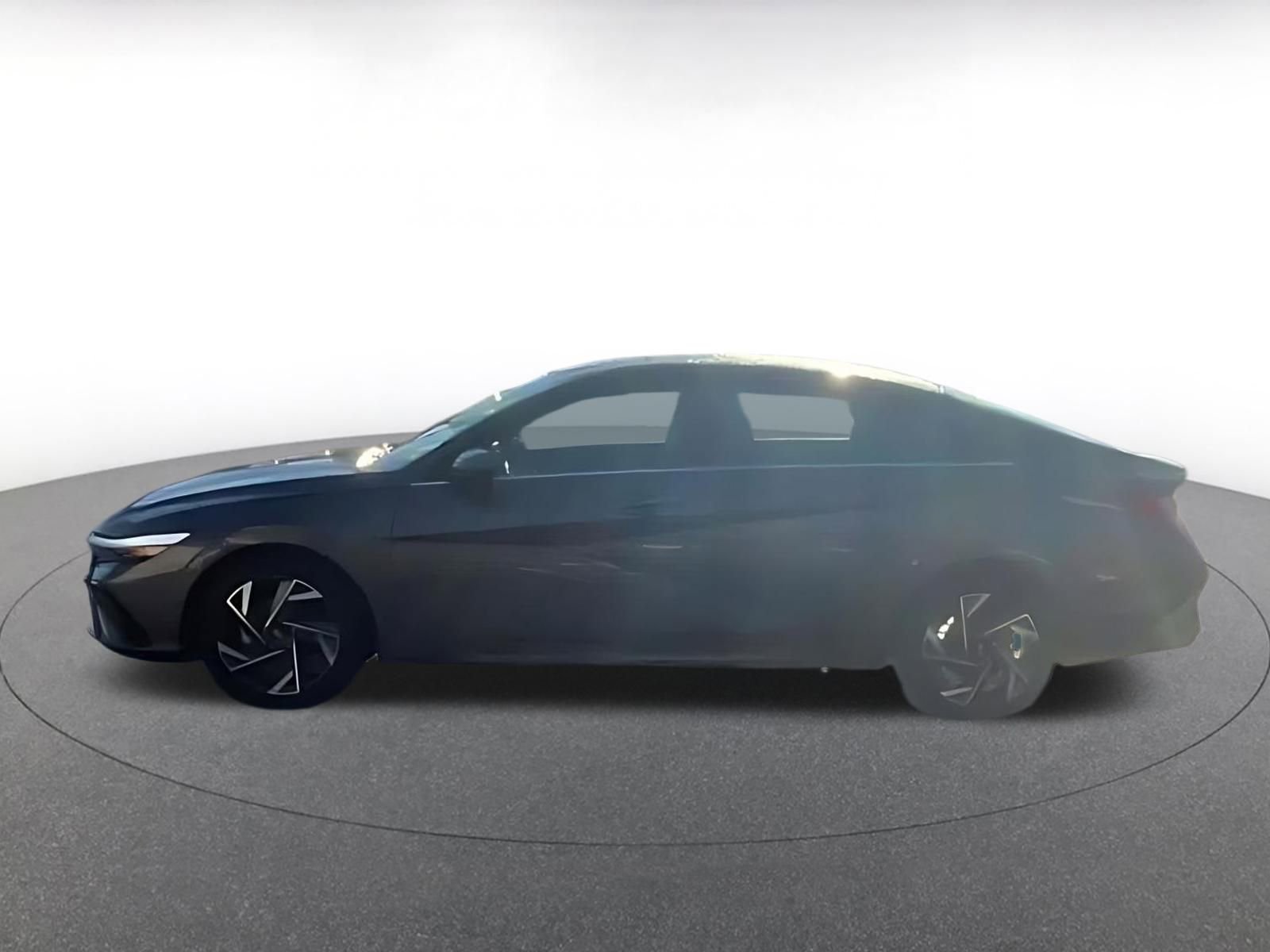 Thumbnail: 2025 Hyundai Elantra - 3