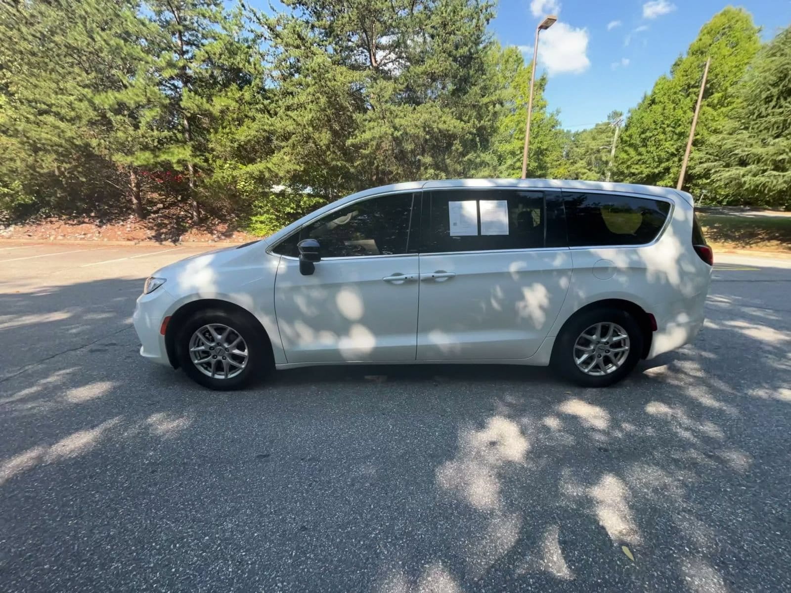 Thumbnail: 2024 Chrysler Pacifica - 8