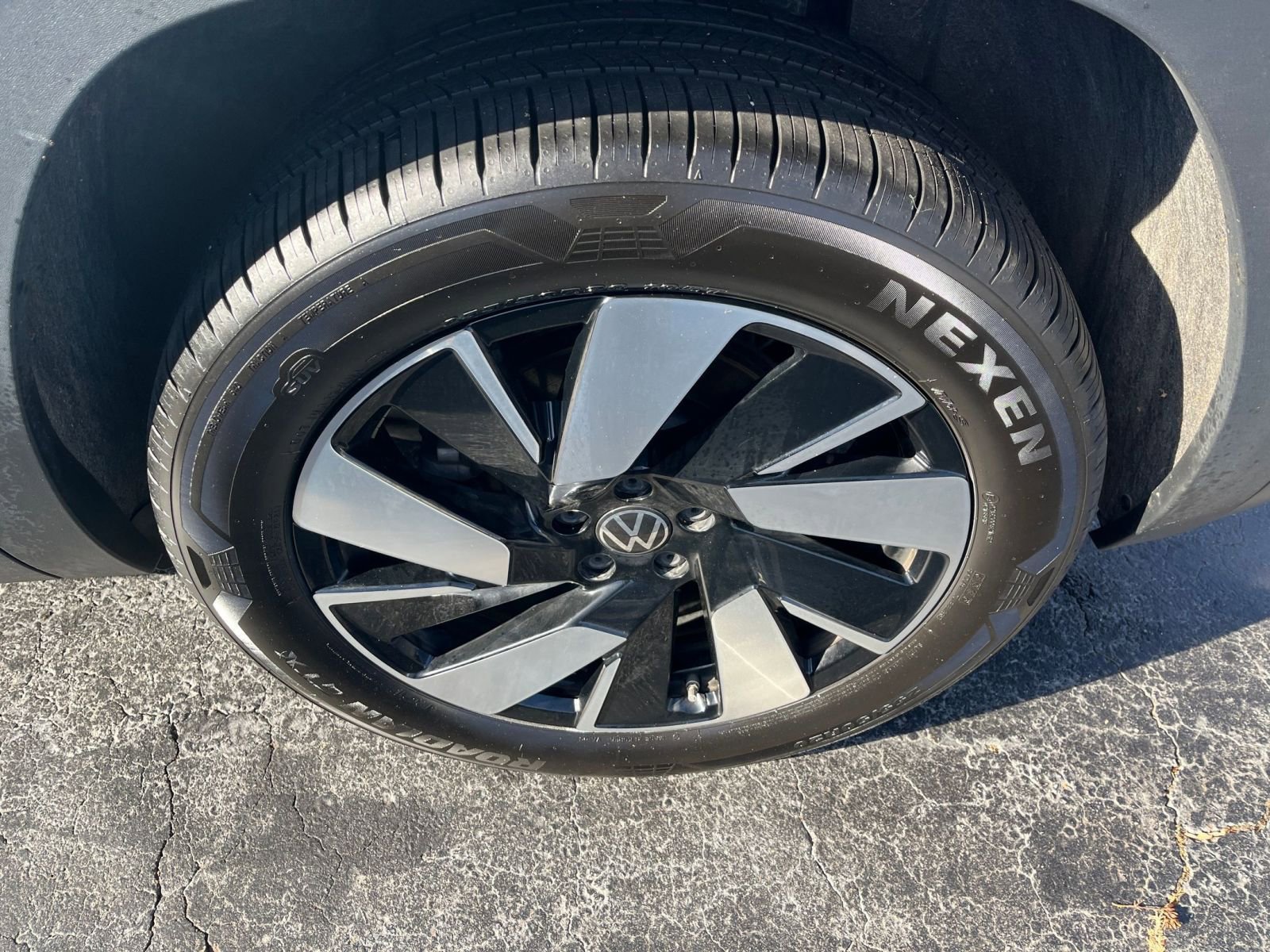 Thumbnail: 2025 Volkswagen Atlas - 24