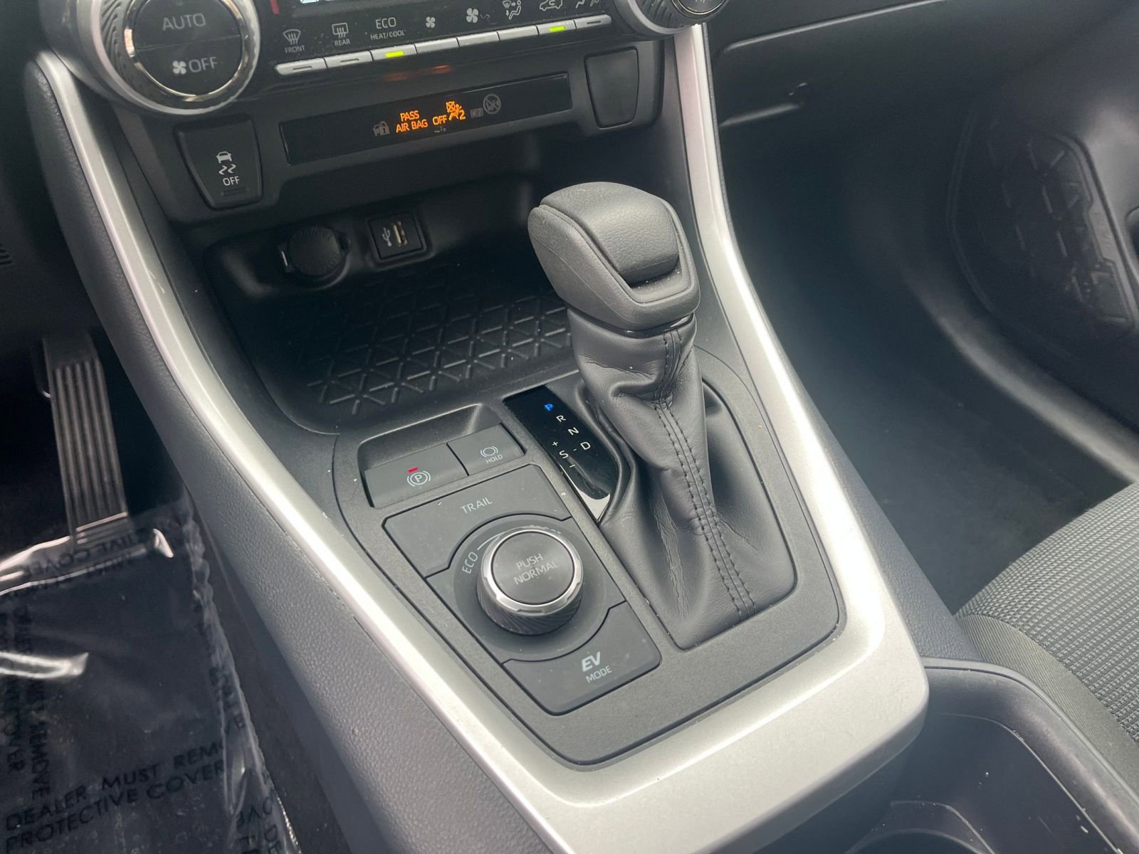 Thumbnail: 2025 Toyota RAV4 - 35