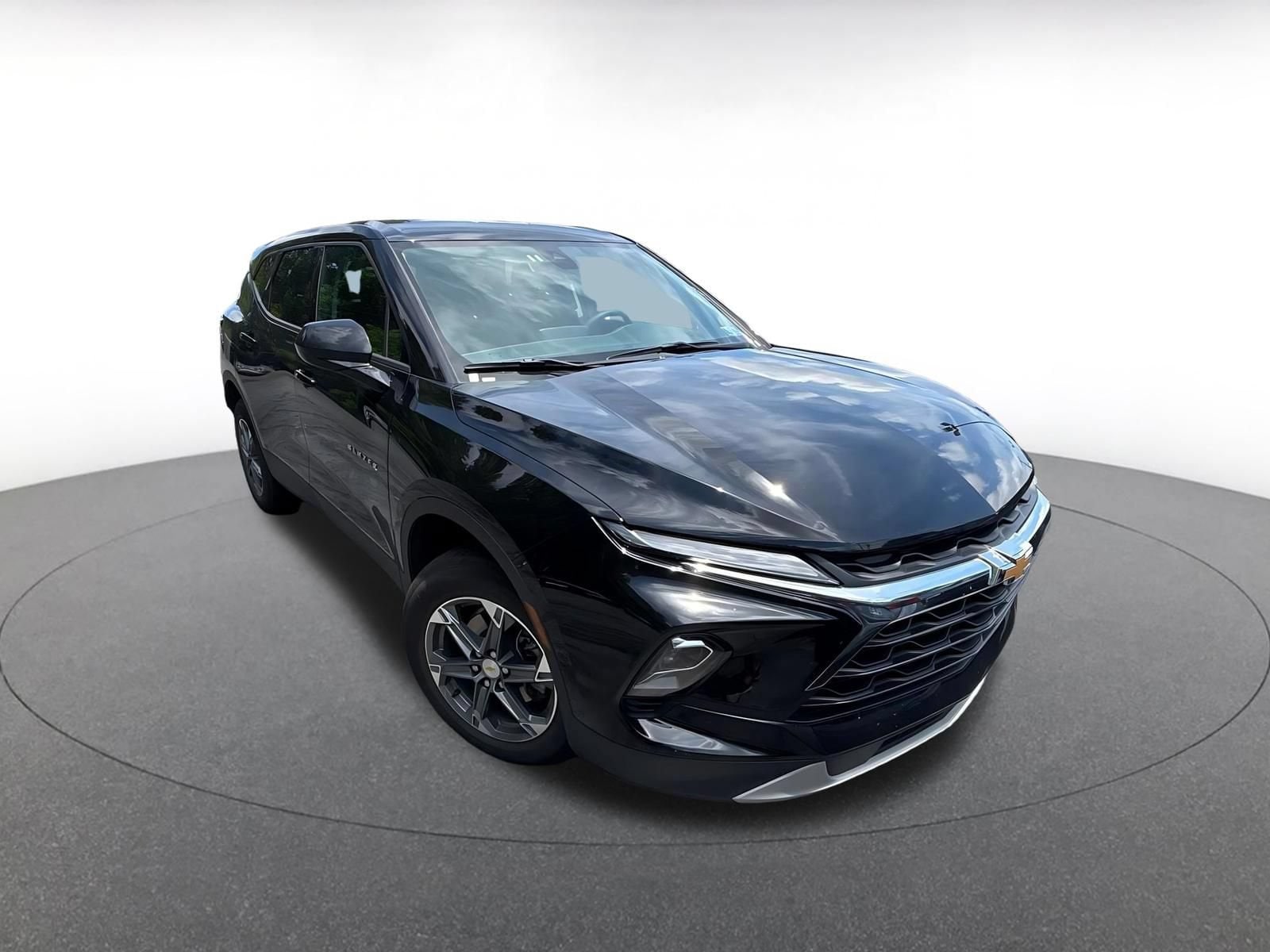 Thumbnail: 2025 Chevrolet Blazer - 3