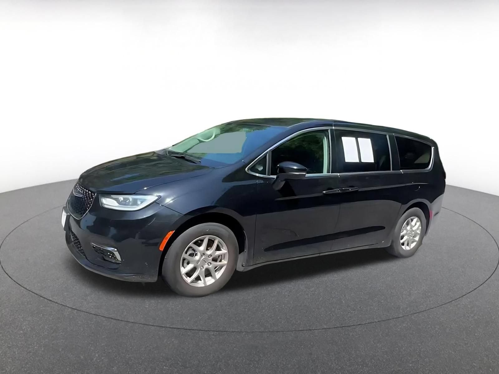 Thumbnail: 2024 Chrysler Pacifica - 6