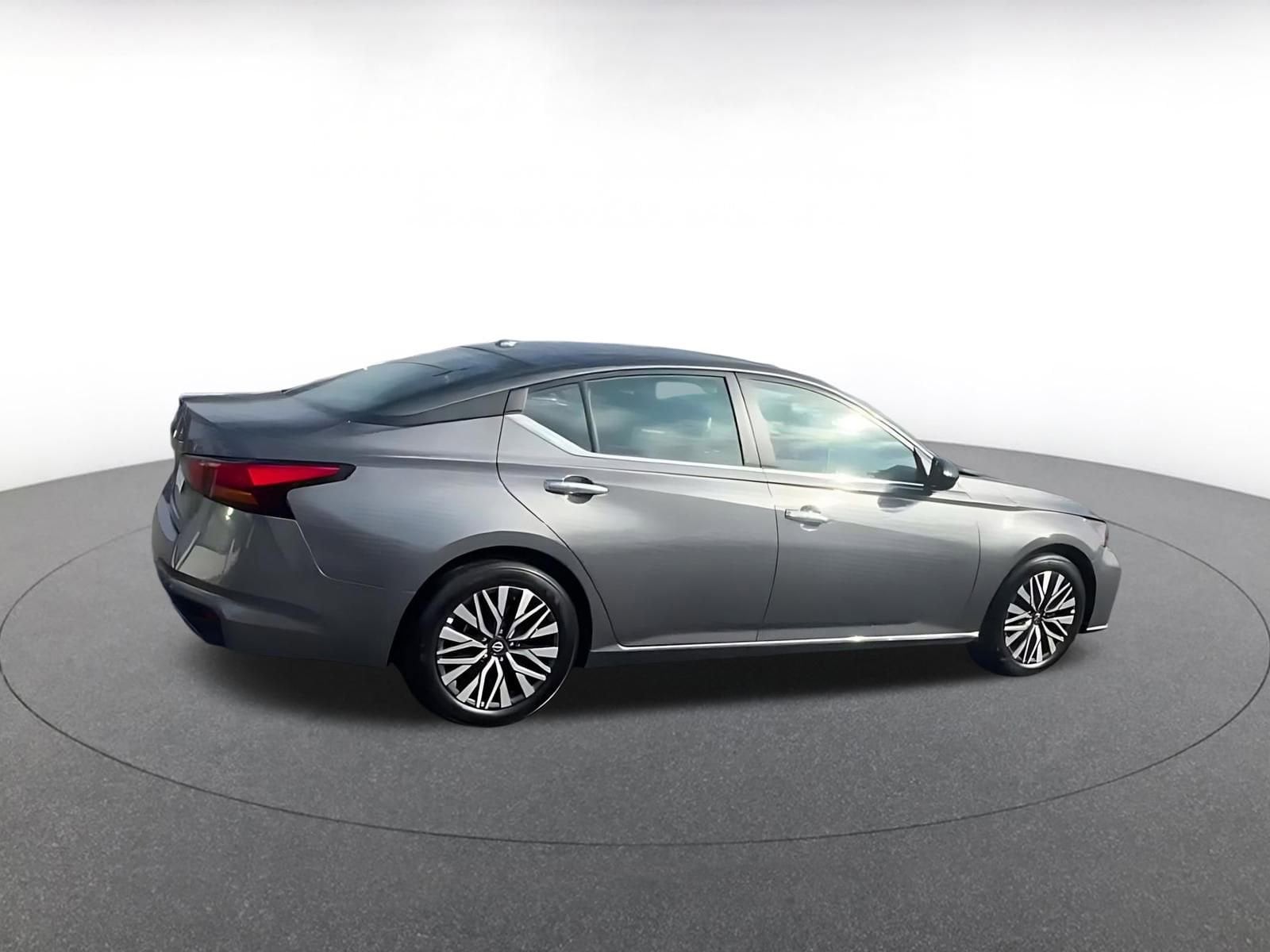 Thumbnail: 2025 Nissan Altima - 14