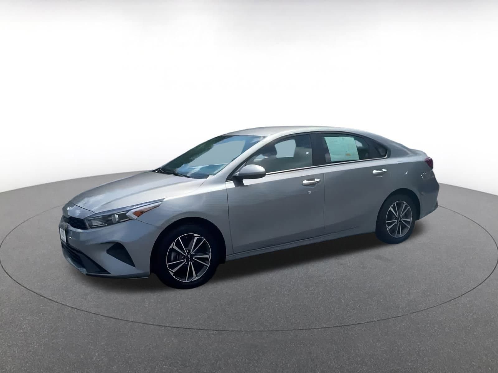Thumbnail: 2023 Kia Forte - 8