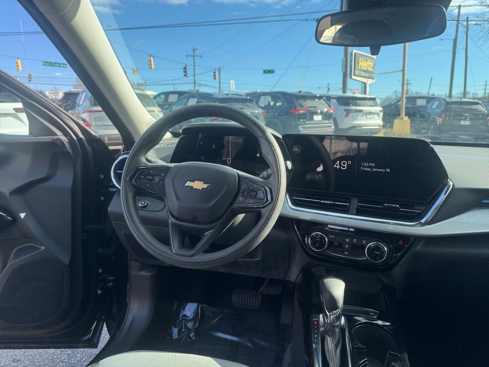 Thumbnail: 2025 Chevrolet Trax - 28