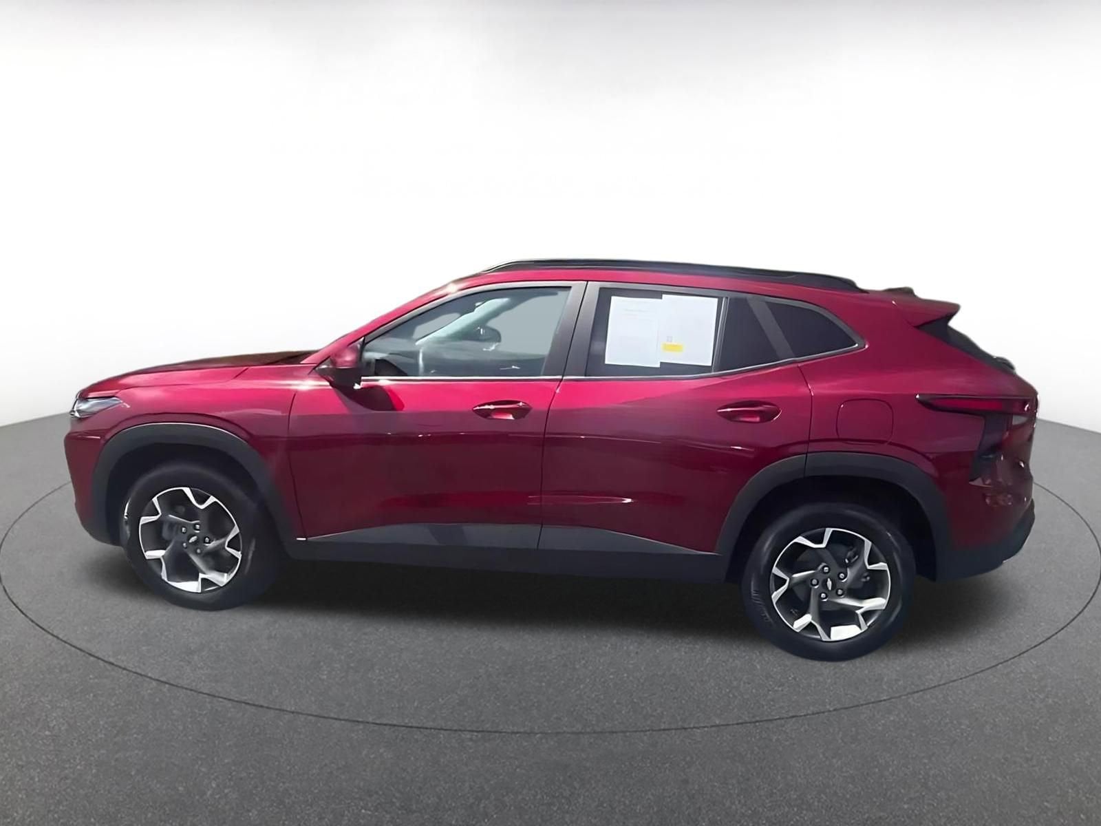 Thumbnail: 2025 Chevrolet Trax - 4