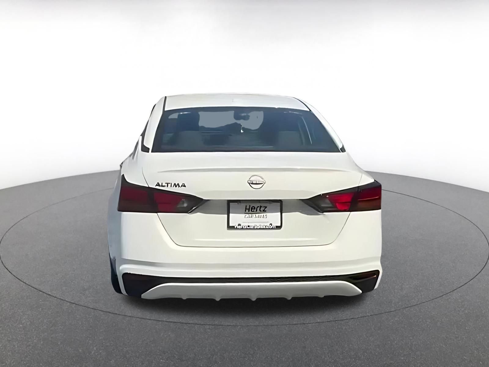 Thumbnail: 2025 Nissan Altima - 9