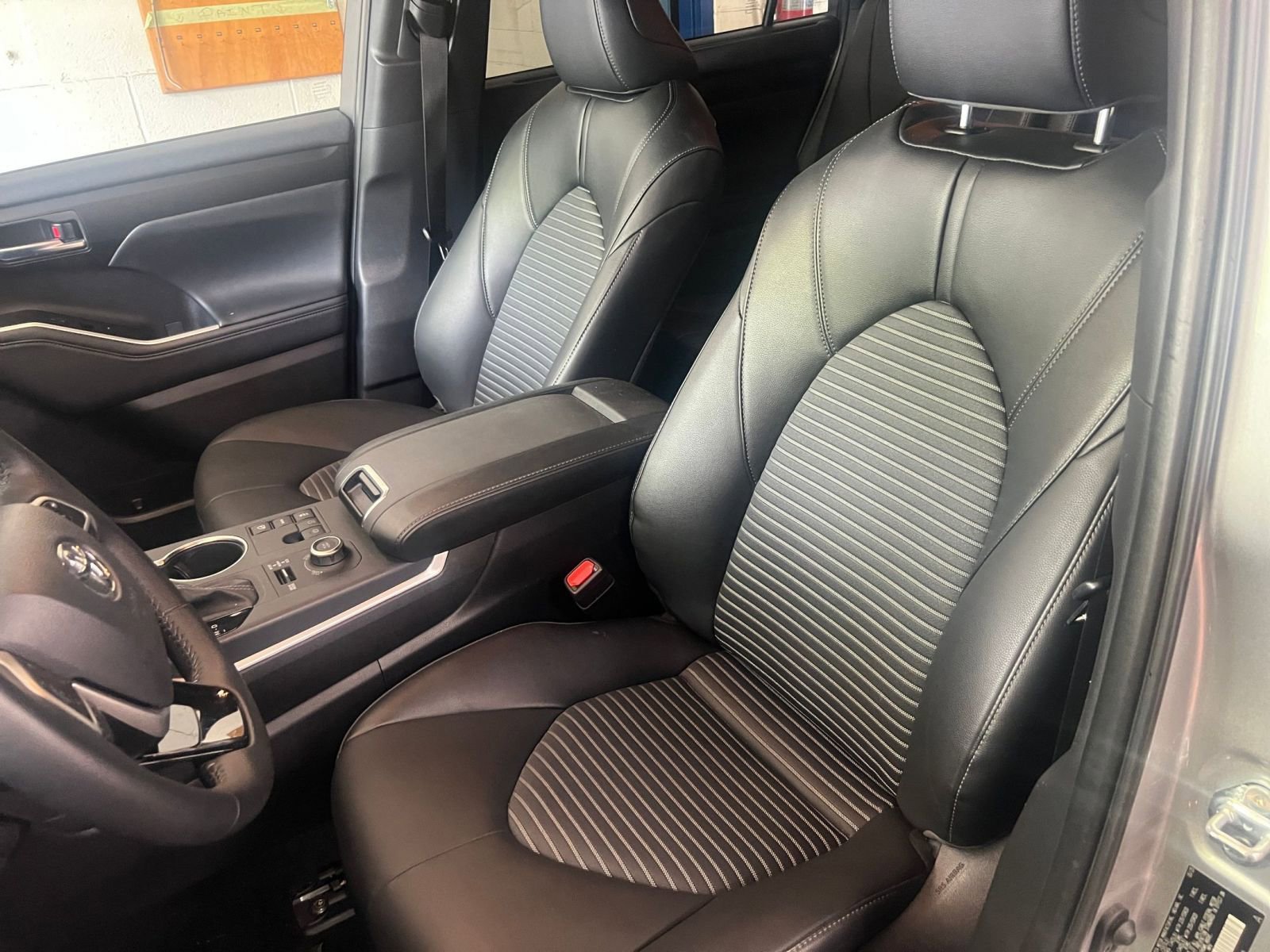 Thumbnail: 2025 Toyota Highlander - 25