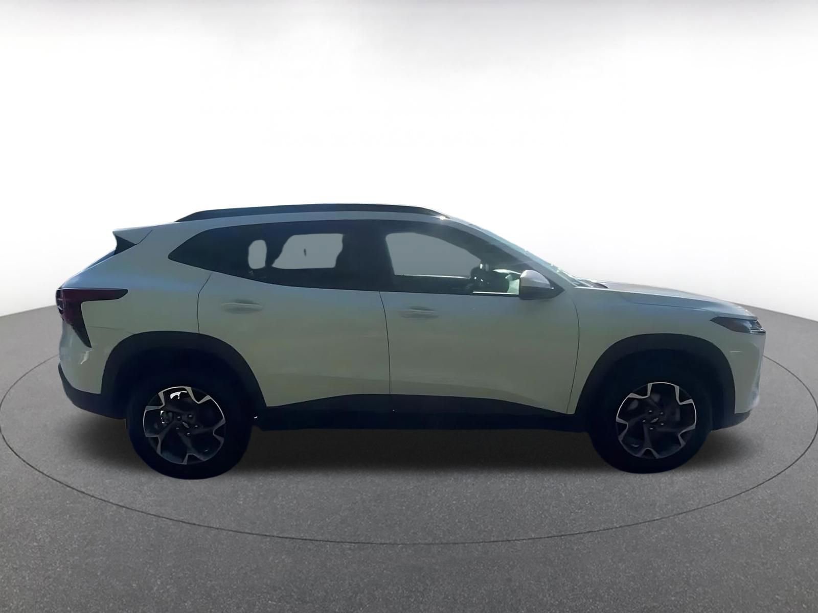 Thumbnail: 2025 Chevrolet Trax - 16