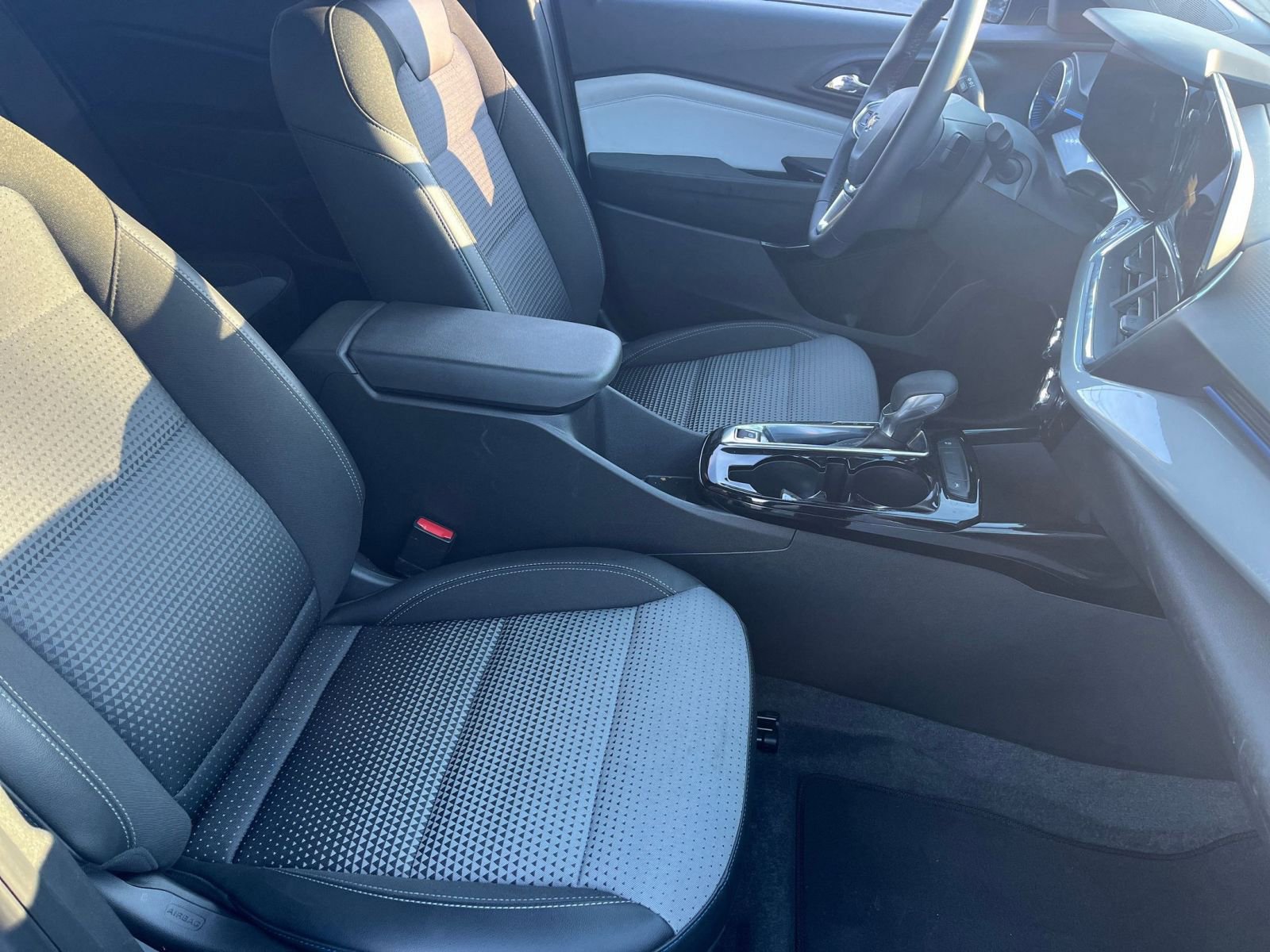 Thumbnail: 2025 Chevrolet Trax - 30