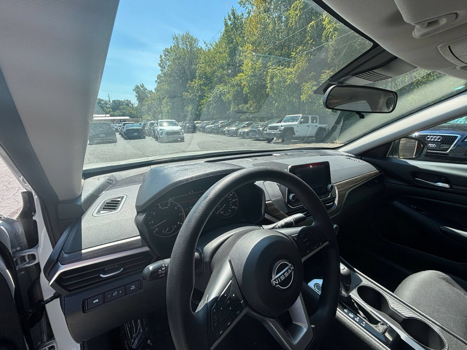 Thumbnail: 2025 Nissan Altima - 29