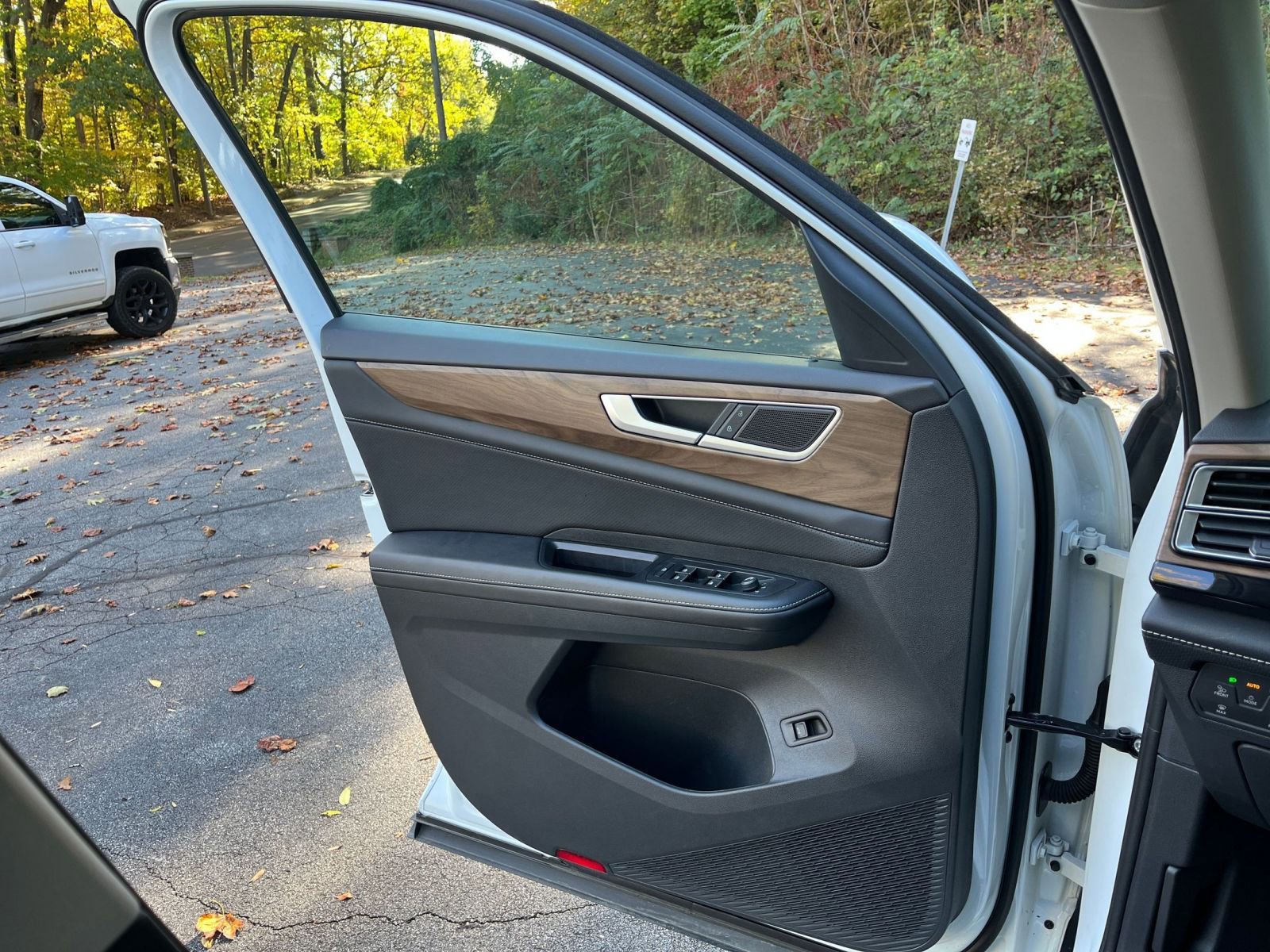 Thumbnail: 2025 Volkswagen Atlas - 18